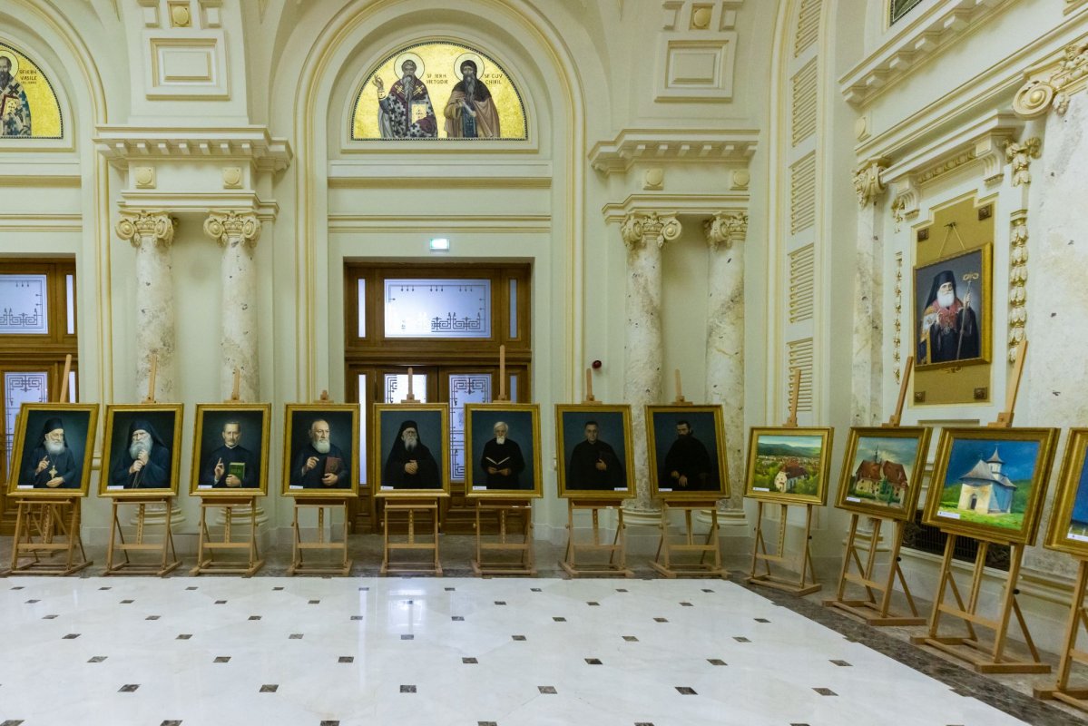 Luminoasă răsplătire pentru ostenitorii sfințirii picturii Catedralei Naționale 347108