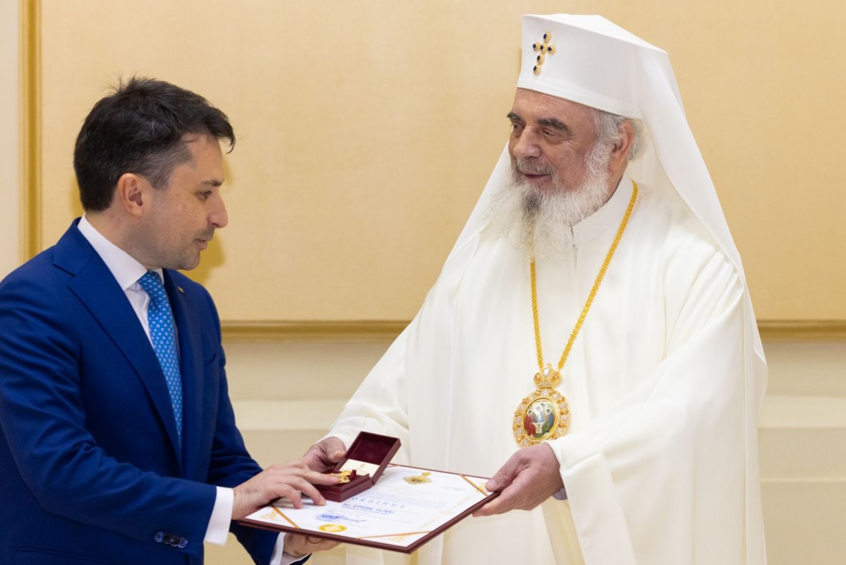 Luminoasă răsplătire pentru ostenitorii sfințirii picturii Catedralei Naționale 347119