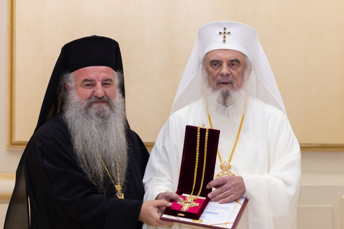 Luminoasă răsplătire pentru ostenitorii sfințirii picturii Catedralei Naționale 347120