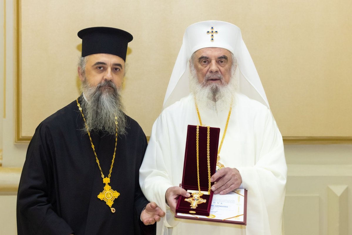 Luminoasă răsplătire pentru ostenitorii sfințirii picturii Catedralei Naționale 347123