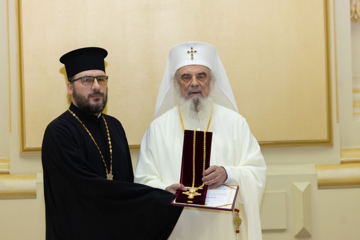 Luminoasă răsplătire pentru ostenitorii sfințirii picturii Catedralei Naționale 347139