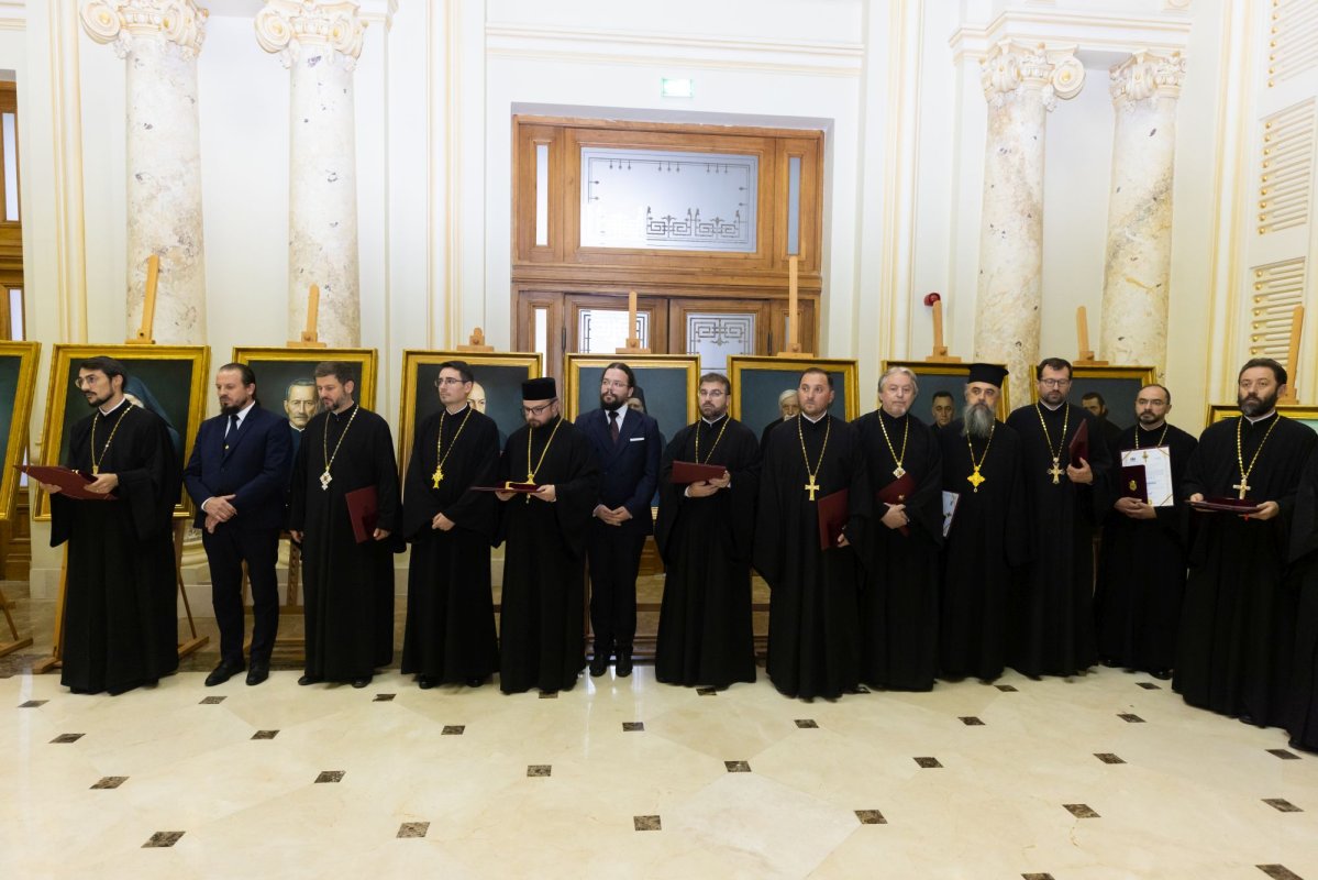 Luminoasă răsplătire pentru ostenitorii sfințirii picturii Catedralei Naționale 347144