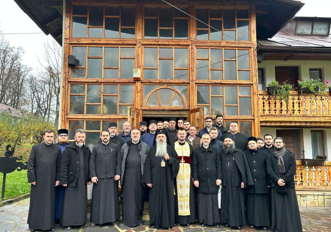 Întâlnirea profesorilor de muzică din școlile teologice ale Arhiepiscopiei Iașilor 347258