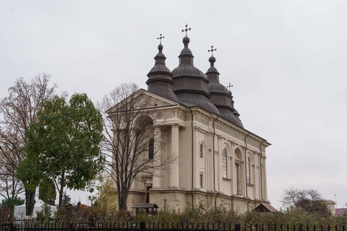 Hramul Mănăstirii Frumoasa din Iași 347304