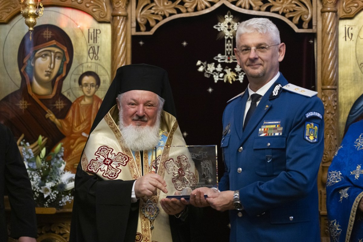 Pomenirea întemeietorului Jandarmeriei Române 347352