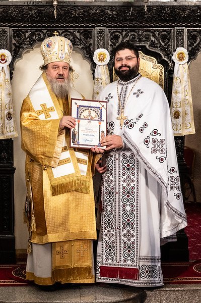 Raclă nouă pentru moaștele sfântului ocrotitor al Parohiei Afumați 2 347365