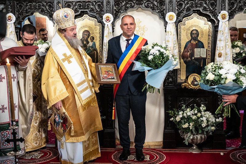 Raclă nouă pentru moaștele sfântului ocrotitor al Parohiei Afumați 2 347369