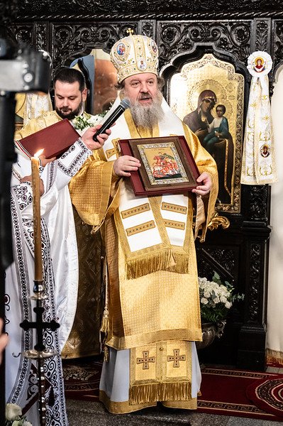 Raclă nouă pentru moaștele sfântului ocrotitor al Parohiei Afumați 2 347374