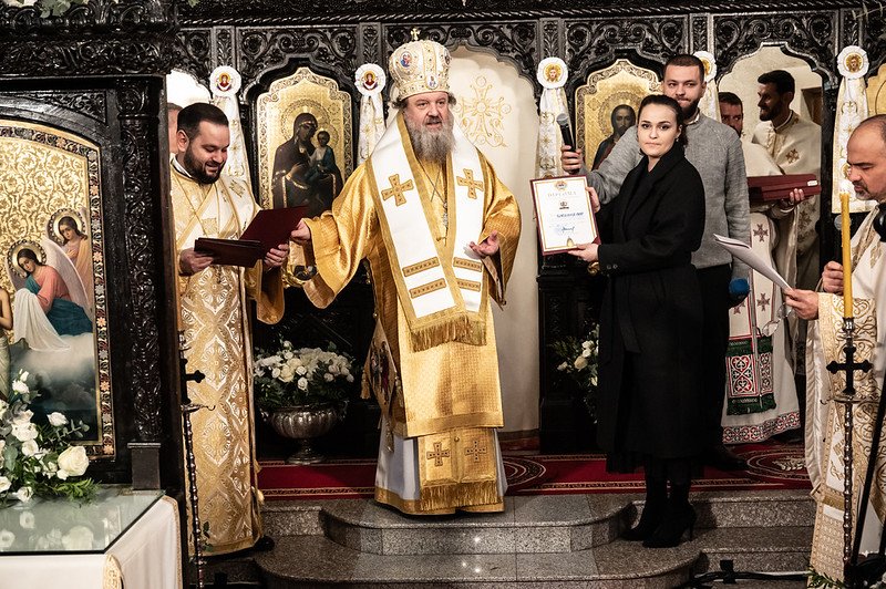 Raclă nouă pentru moaștele sfântului ocrotitor al Parohiei Afumați 2 347377