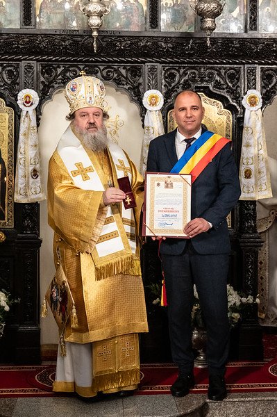 Raclă nouă pentru moaștele sfântului ocrotitor al Parohiei Afumați 2 347378