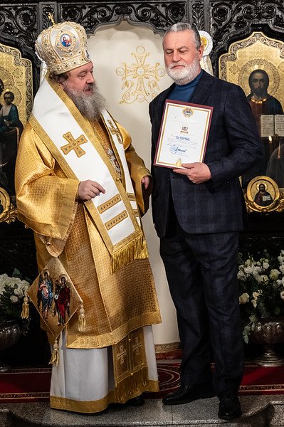 Raclă nouă pentru moaștele sfântului ocrotitor al Parohiei Afumați 2 347379