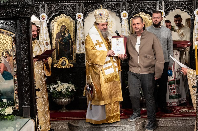 Raclă nouă pentru moaștele sfântului ocrotitor al Parohiei Afumați 2 347383