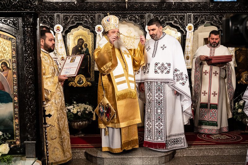 Raclă nouă pentru moaștele sfântului ocrotitor al Parohiei Afumați 2 347385