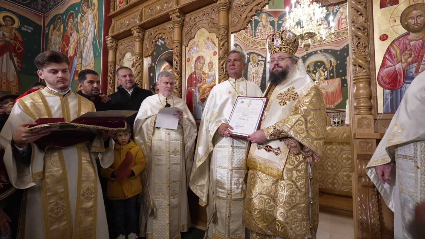 Sfințirea bisericii Parohiei „Tuturor Sfinților Români” din Capitală 347396
