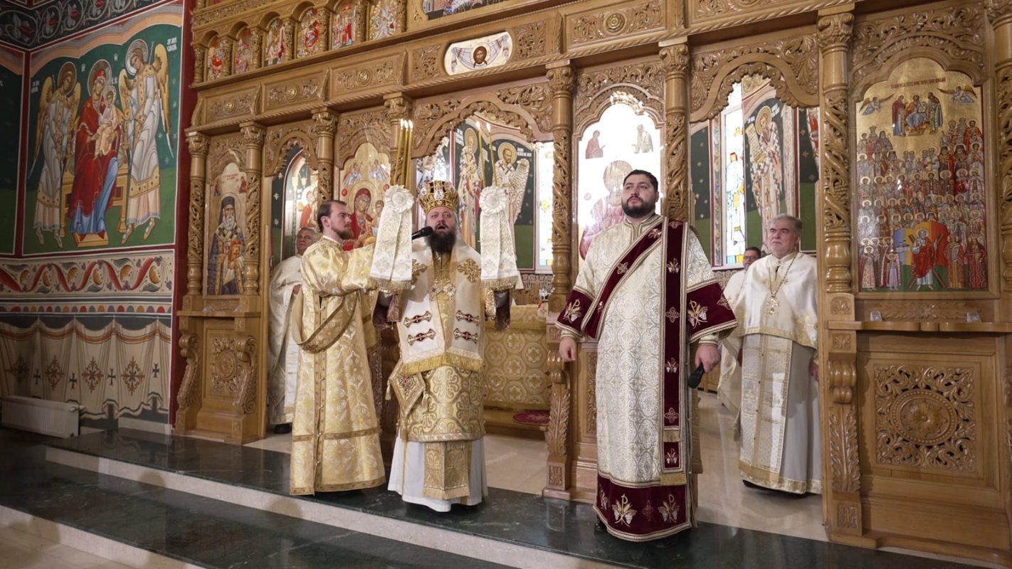 Sfințirea bisericii Parohiei „Tuturor Sfinților Români” din Capitală 347397
