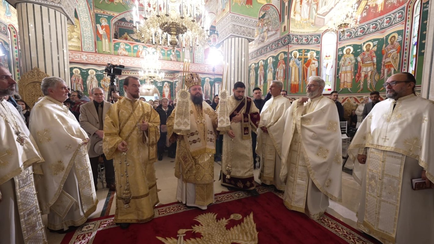 Sfințirea bisericii Parohiei „Tuturor Sfinților Români” din Capitală 347400