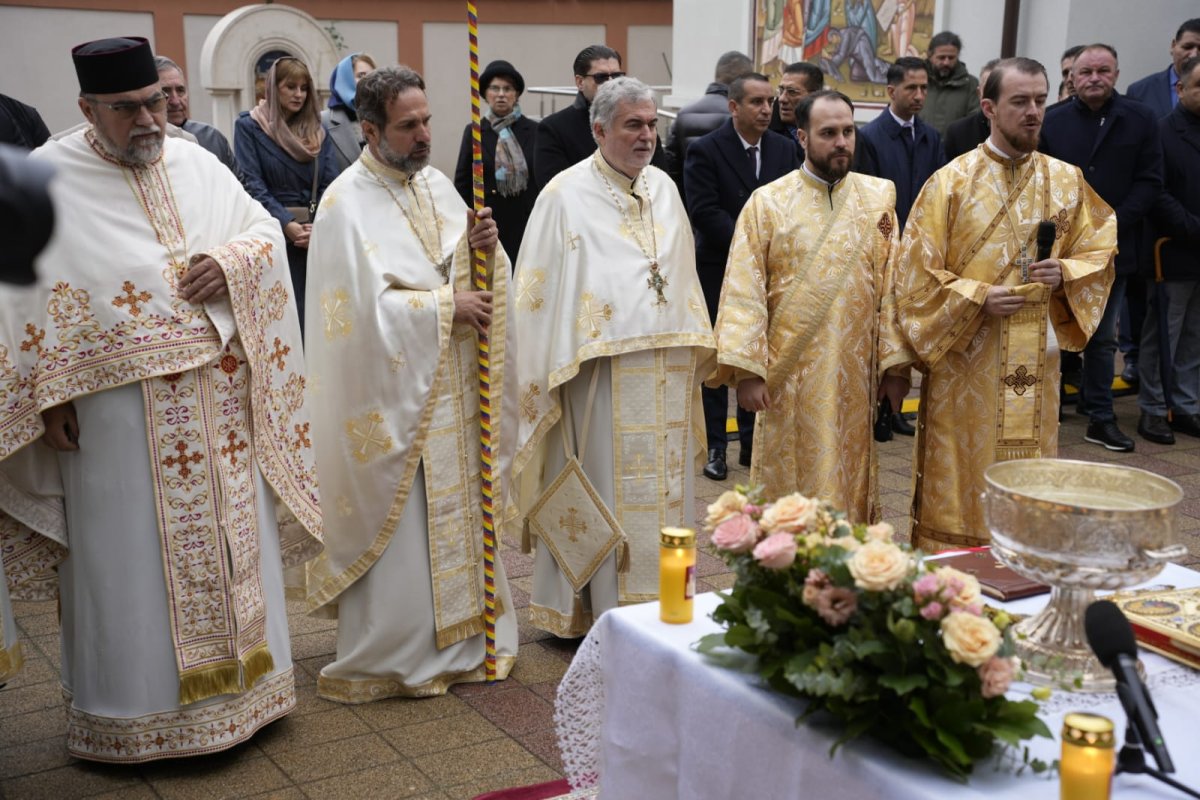 Sfințirea bisericii Parohiei „Tuturor Sfinților Români” din Capitală 347401