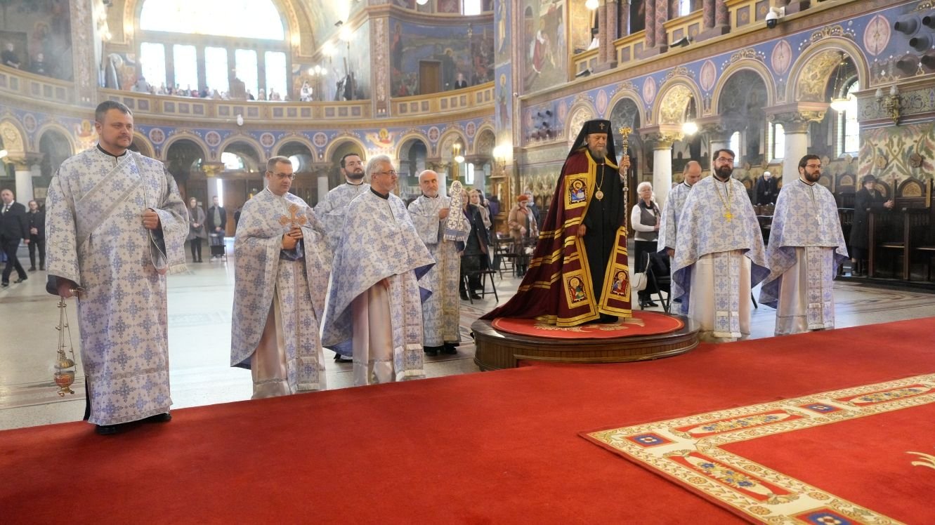 Sfinții Arhangheli Mihail și Gavriil prăznuiți la Catedrala Mitropolitană din Sibiu 347405