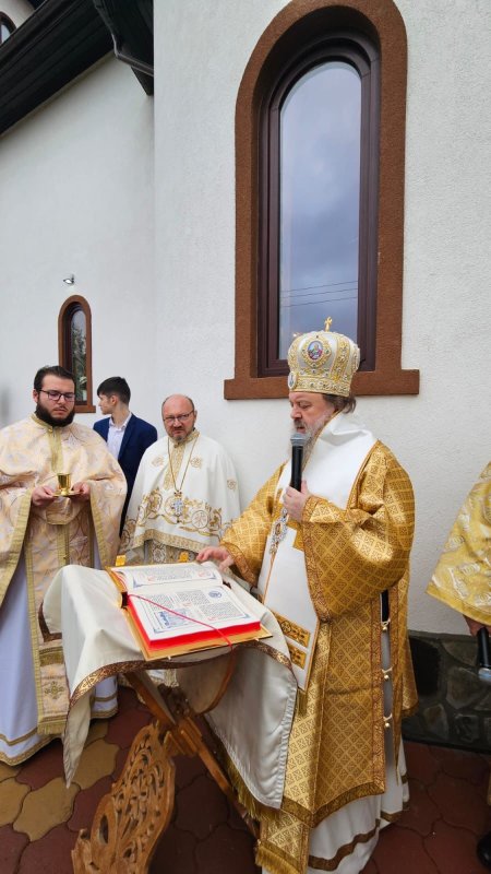 Sfințirea bisericii Parohiei Mărășeasca din judeţul Prahova 347451