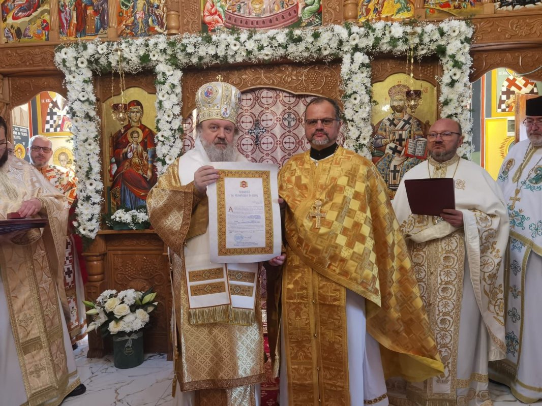 Sfințirea bisericii Parohiei Mărășeasca din judeţul Prahova 347454