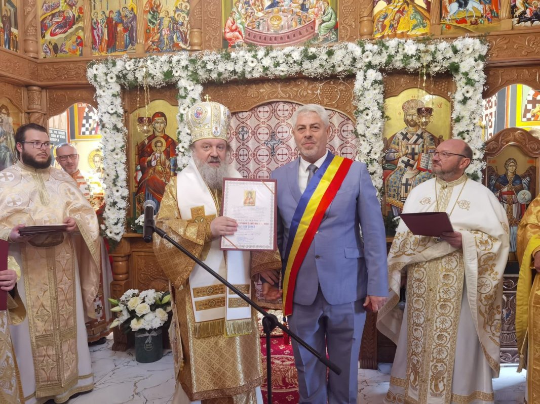 Sfințirea bisericii Parohiei Mărășeasca din judeţul Prahova 347455