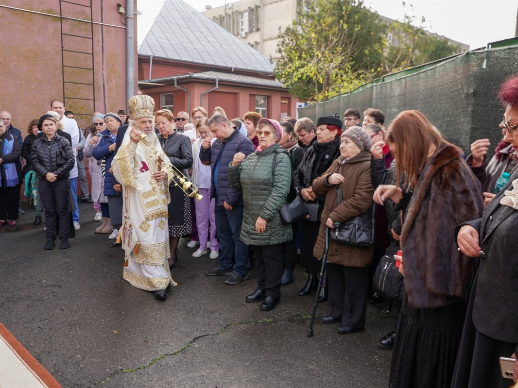 Binecuvântarea capelei Spitalului CFR din orașul Galaţi 347552