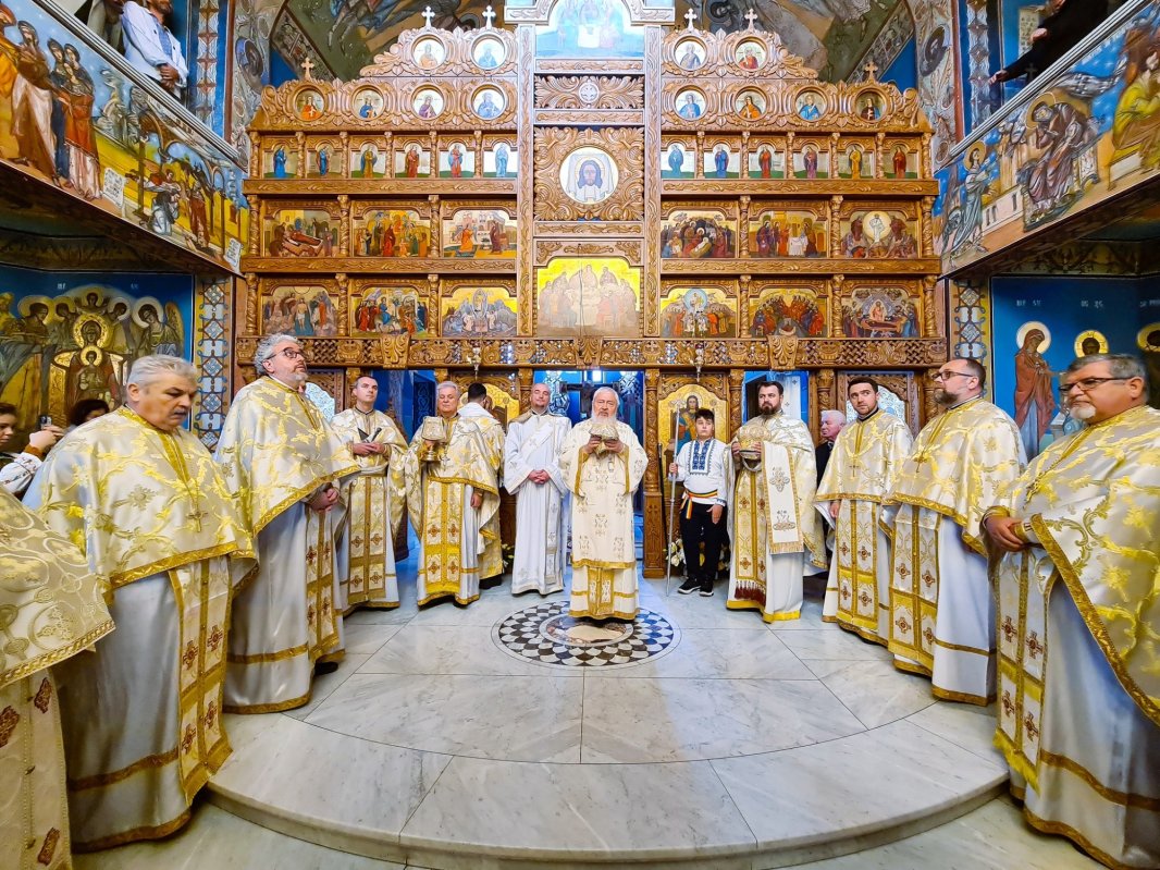 Hramul bisericii din cartierul clujean Dâmbul Rotund 347524