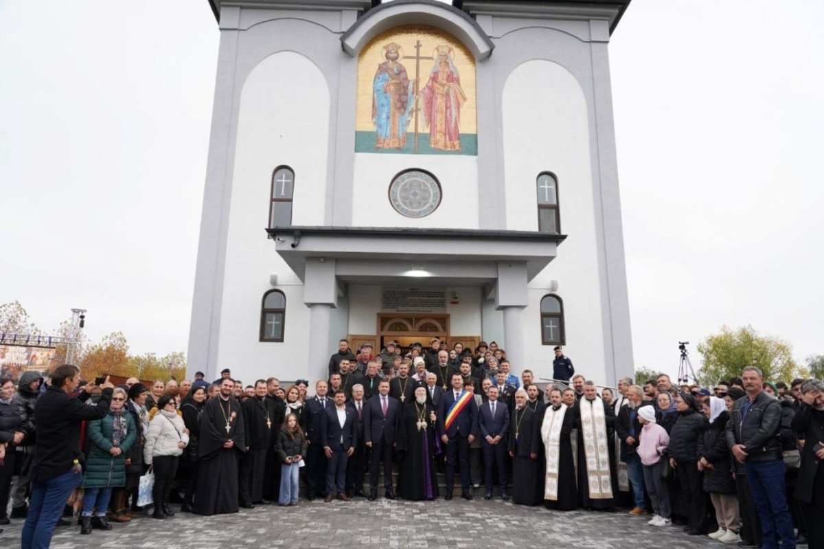 Sfințirea „catedralei” municipiului Moreni 347537