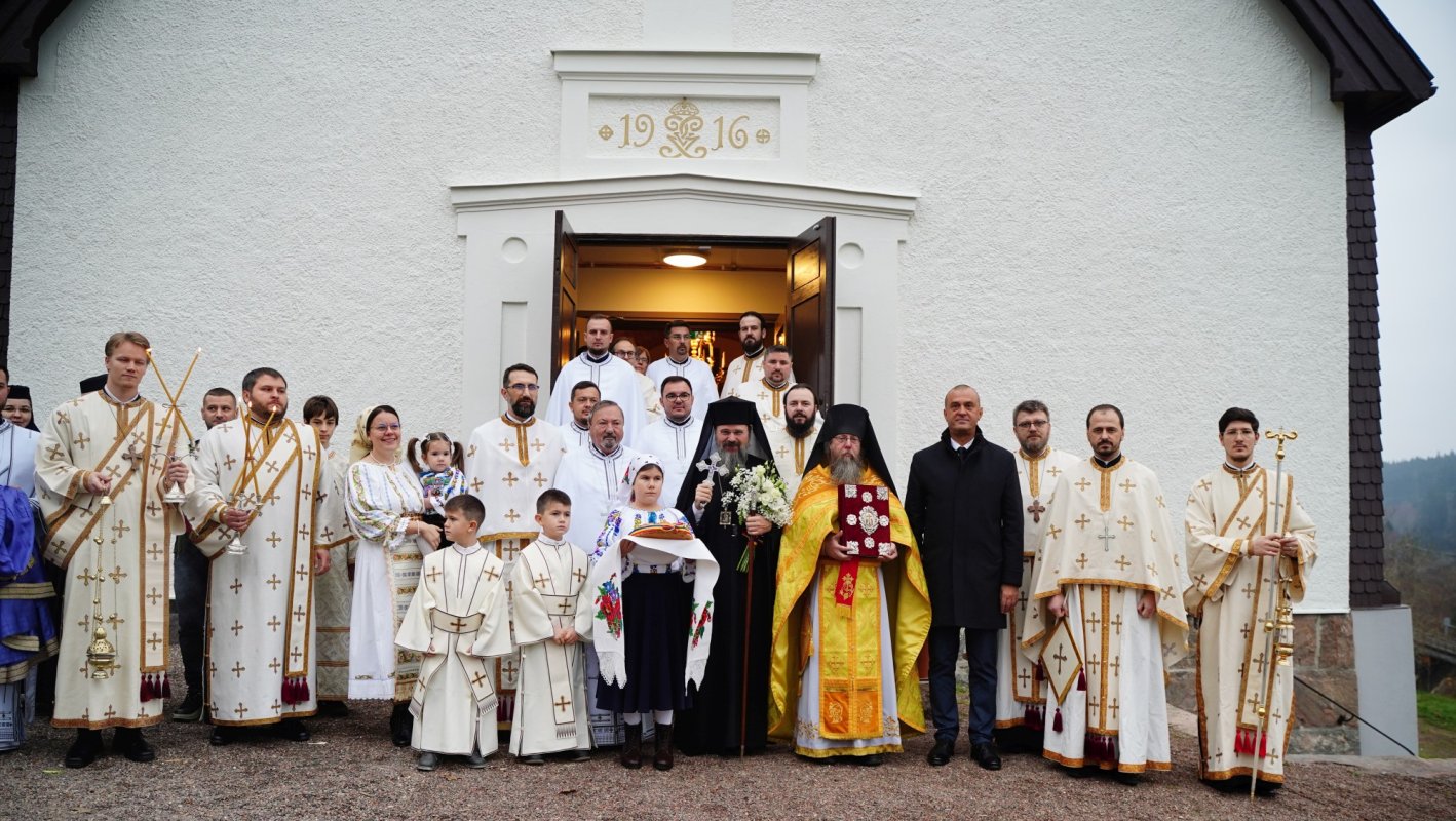 Sfințirea unei biserici românești din Suedia 347653