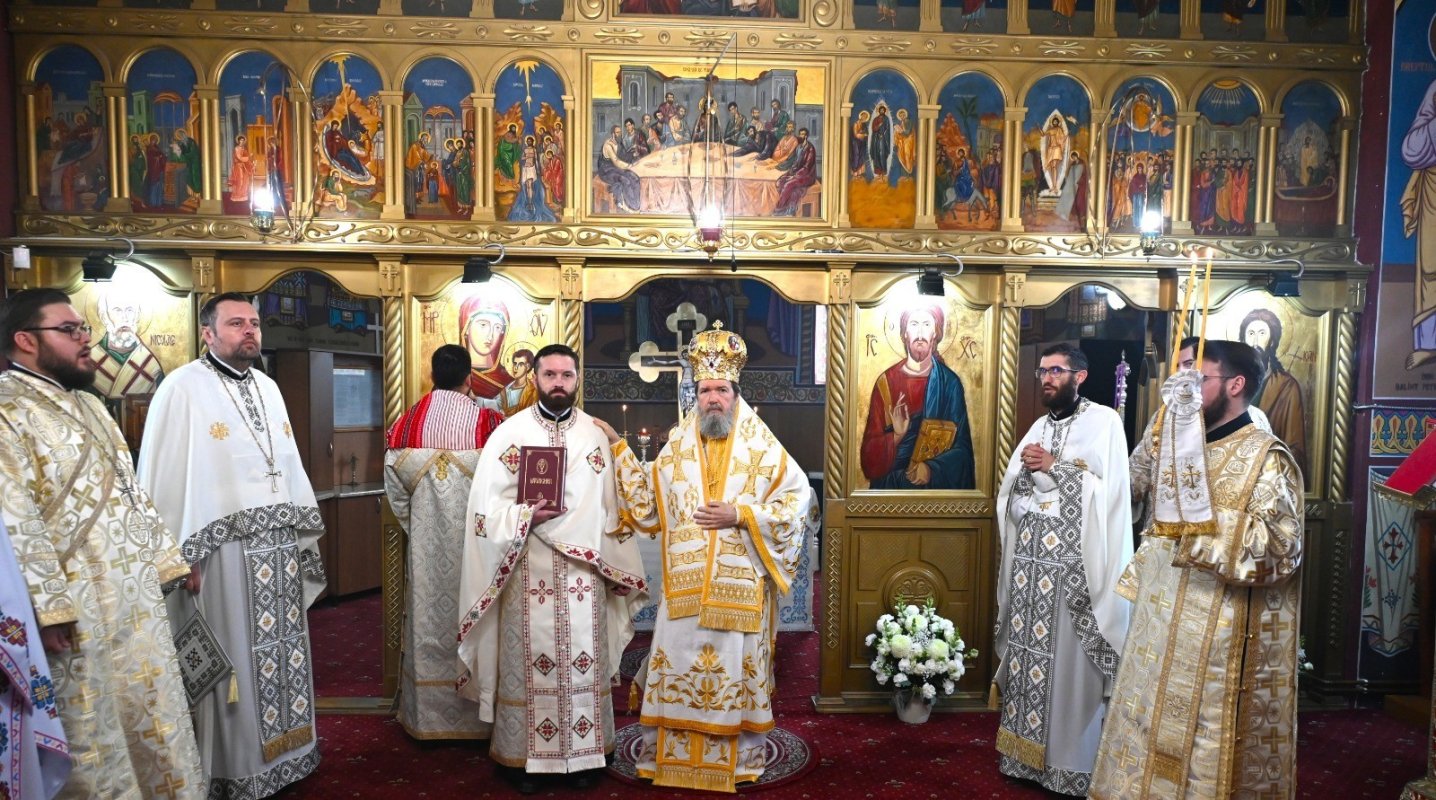 Binecuvântare arhierească la hramul Parohiei Tăut din Protopopiatul Tinca 347760