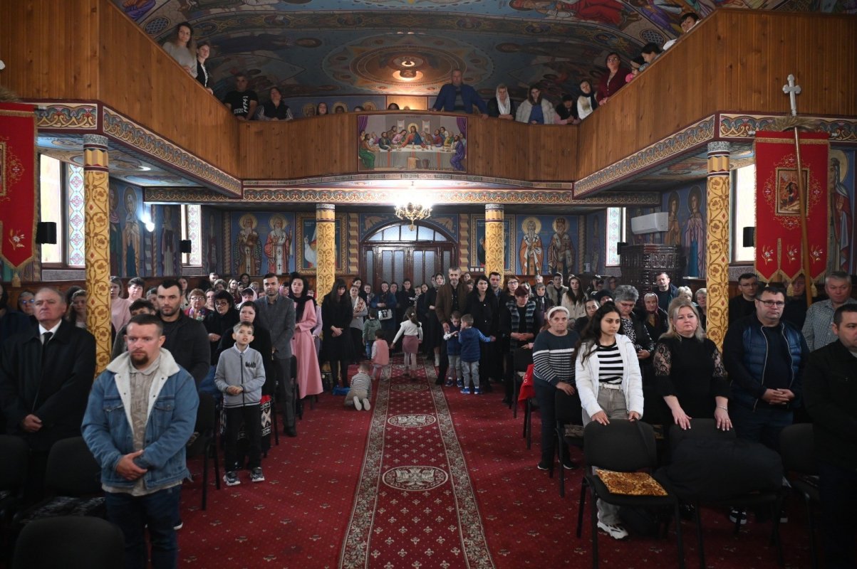 Binecuvântare arhierească la hramul Parohiei Tăut din Protopopiatul Tinca 347761