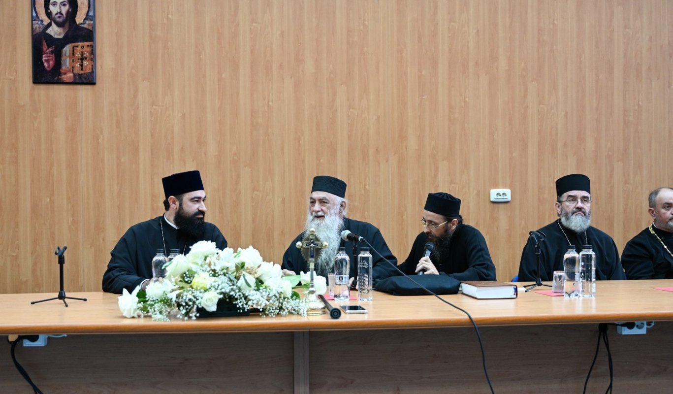 Conferință preoţească în Episcopia Devei și Hunedoarei 347845