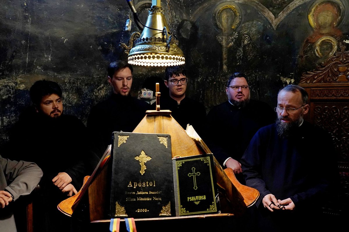 Prăznuirea Sfântului Paisie la Mănăstirea Neamț 348093