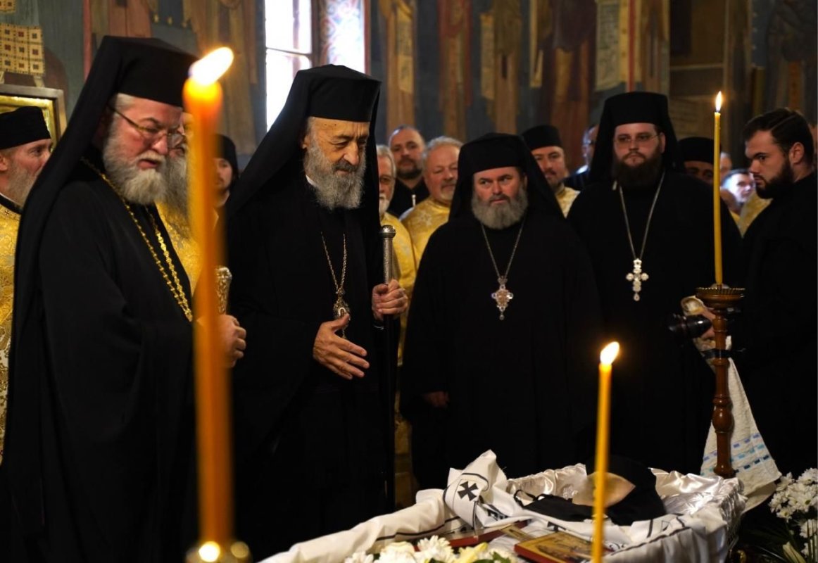 Înmormântarea maicii Ierusalima Ghibu la Mănăstirea Râmeț 348206