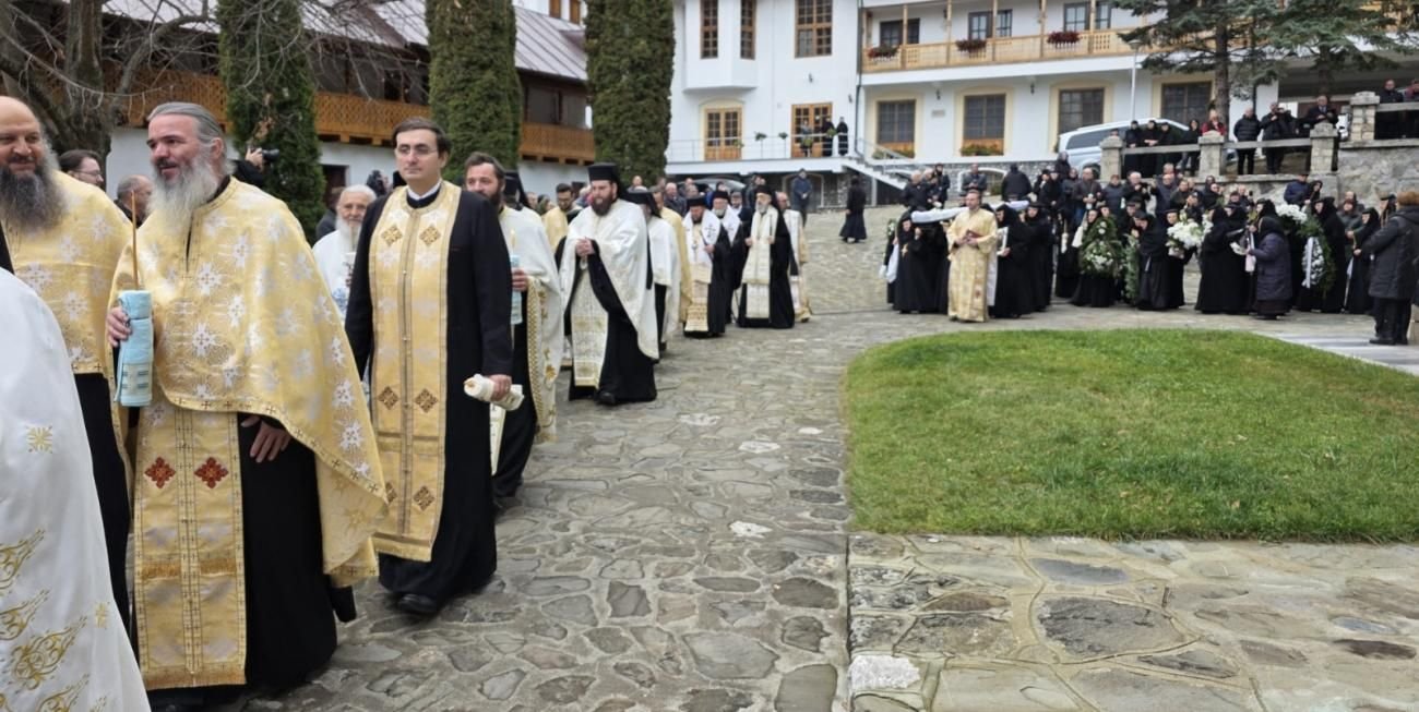 Înmormântarea maicii Ierusalima Ghibu la Mănăstirea Râmeț 348213