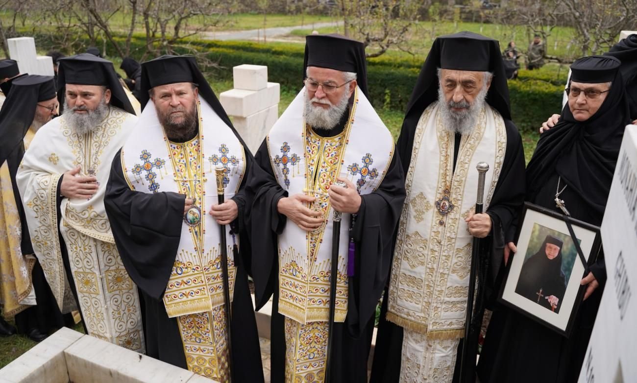 Înmormântarea maicii Ierusalima Ghibu la Mănăstirea Râmeț 348220