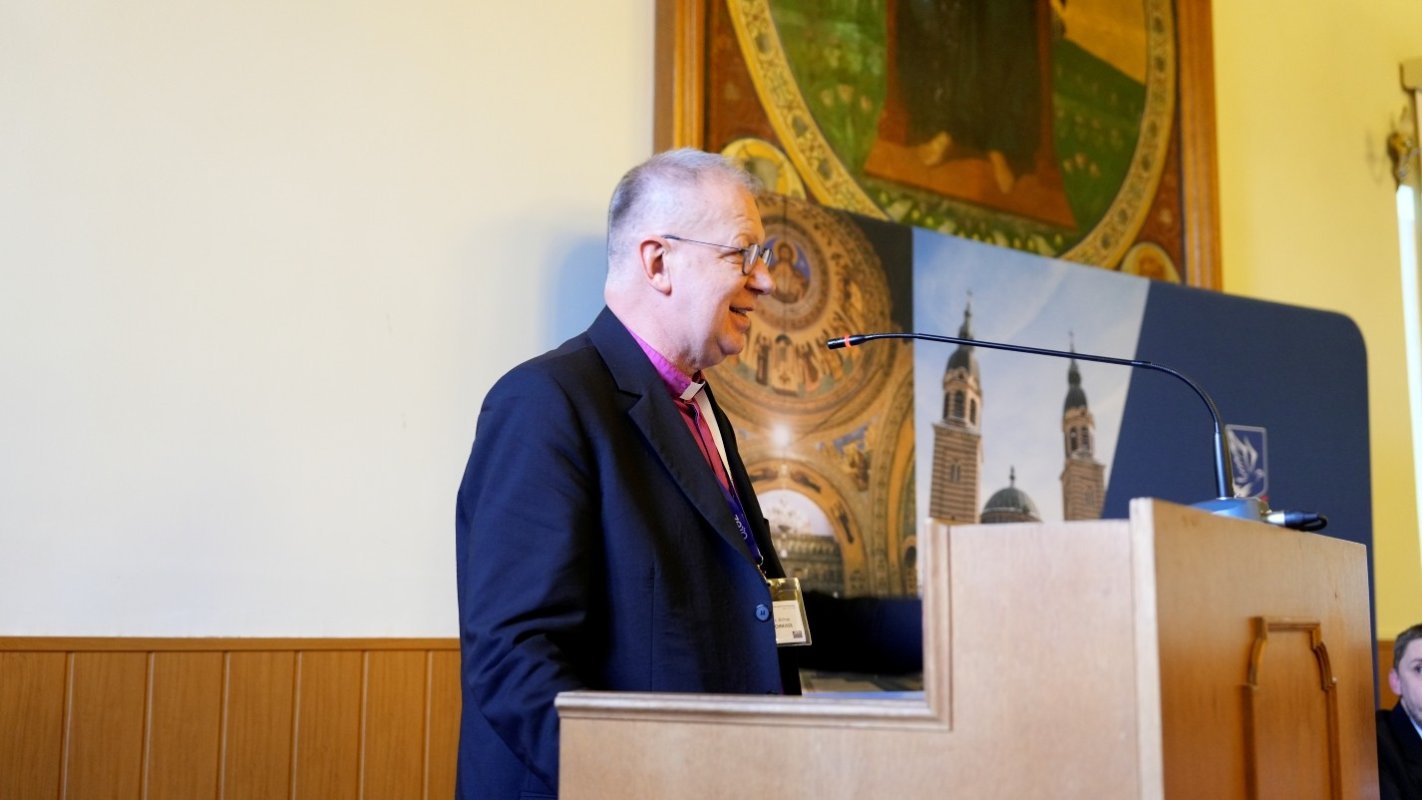 Simpozion Internaţional la Facultatea de Teologie Ortodoxă din Sibiu 348159