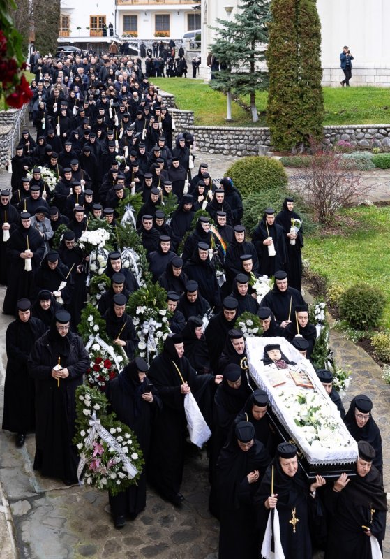 Stavrofora Ierusalima Ghibu, stareța Mănăstirii Râmeț, un simbol al rezistenței prin credință și curaj mărturisitor în perioada regimului comunist 348189