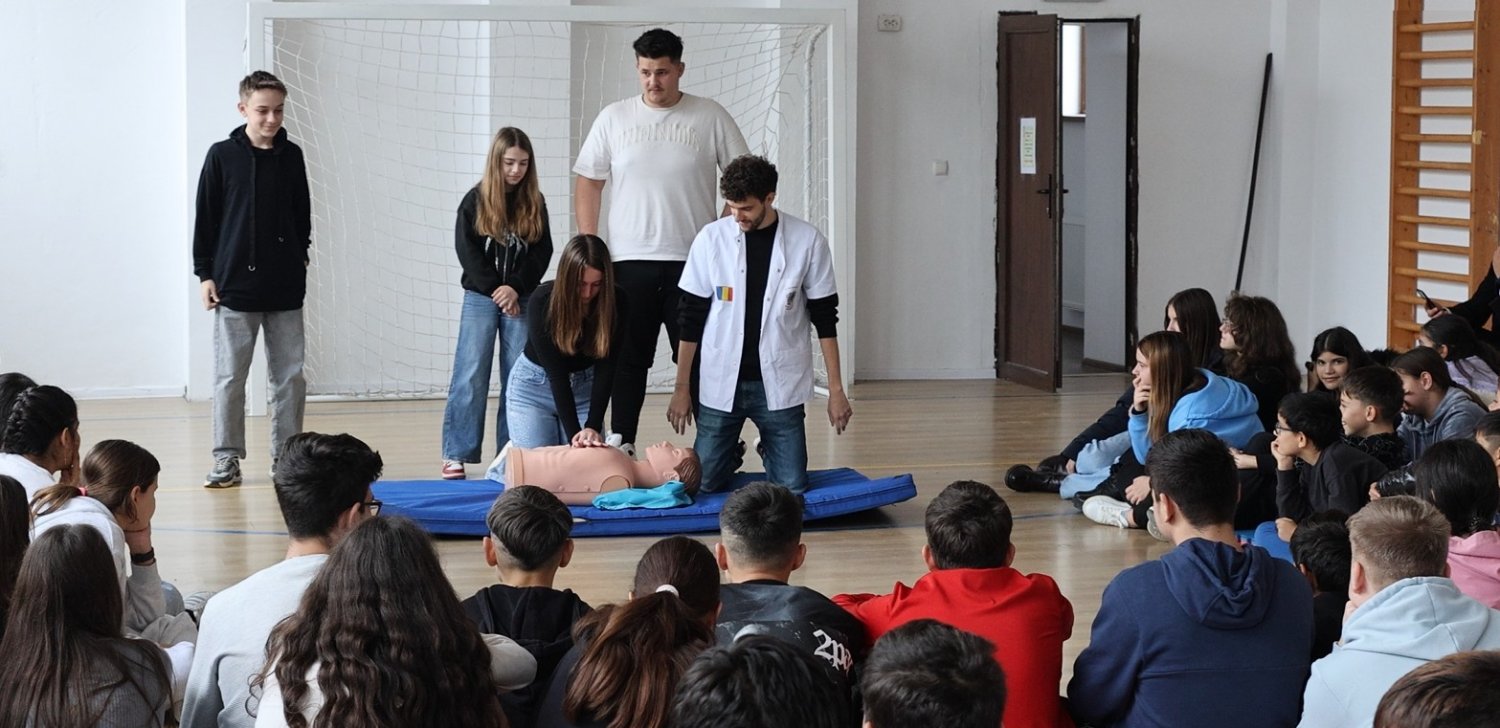Campanie de educație pentru sănătate la o școală prahoveană 348237