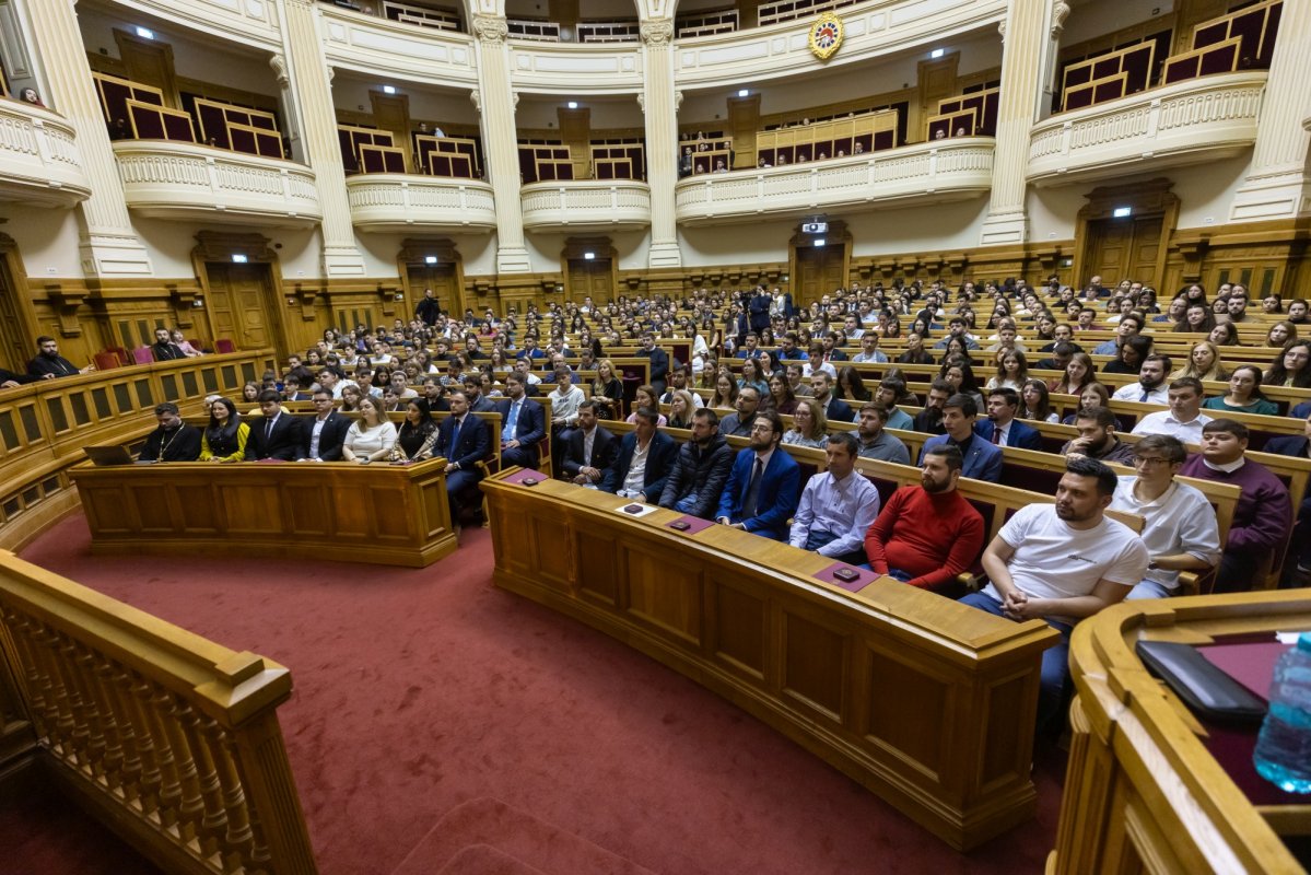 Peste 600 de voluntari premiați în Aula Magna „Teoctist Patriarhul” 348296