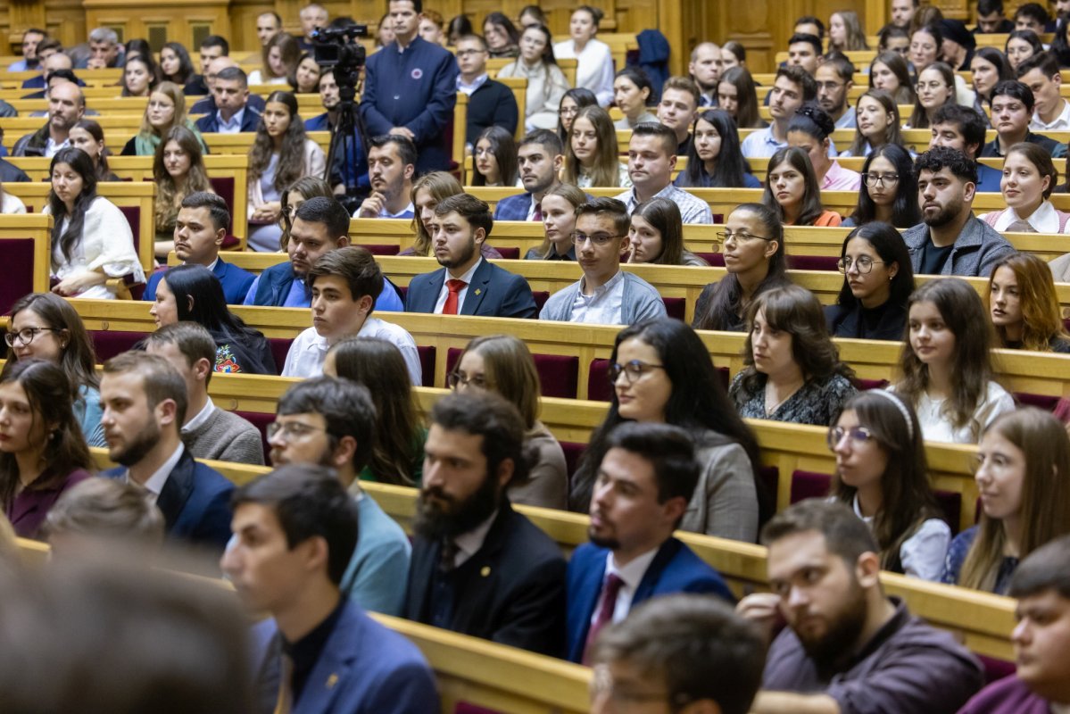 Peste 600 de voluntari premiați în Aula Magna „Teoctist Patriarhul” 348297