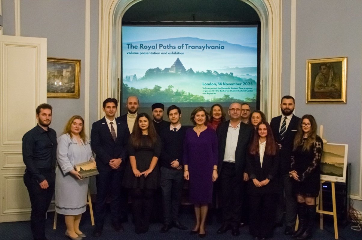 Volumul „Cărările regale ale Transilvaniei”, prezentat la Londra, de ziua de naștere a Majestății Sale Regele Charles al III-lea 348173
