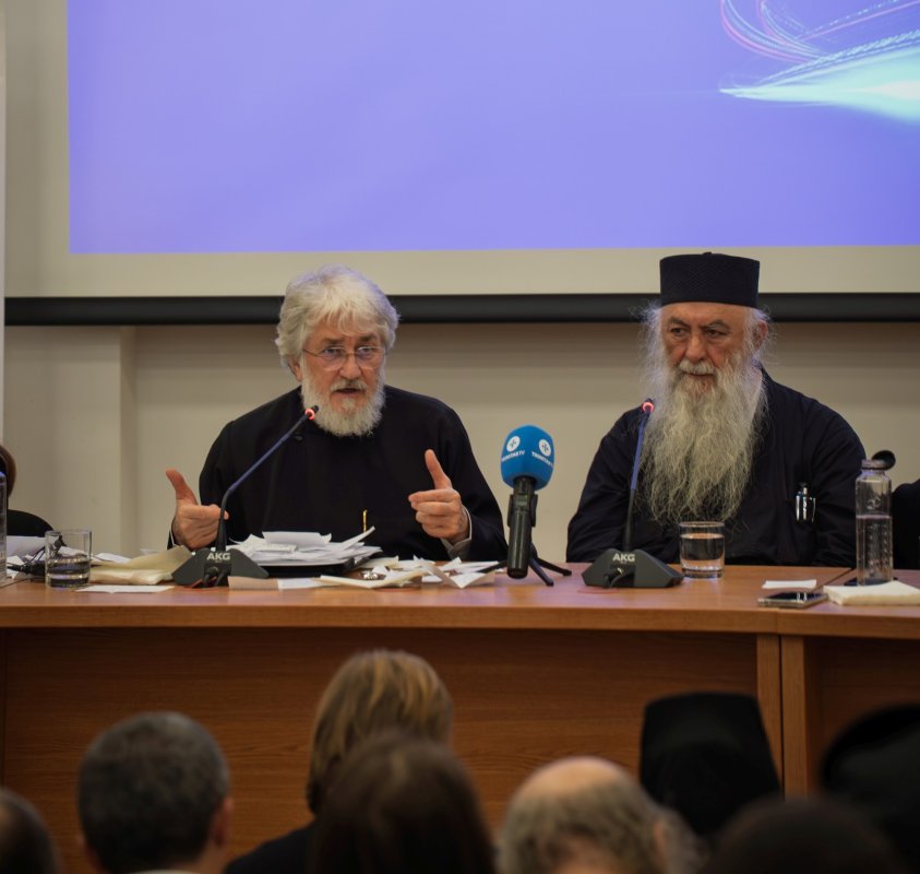 Conferință a arhimandritului Zaharia Zaharou la București 348363