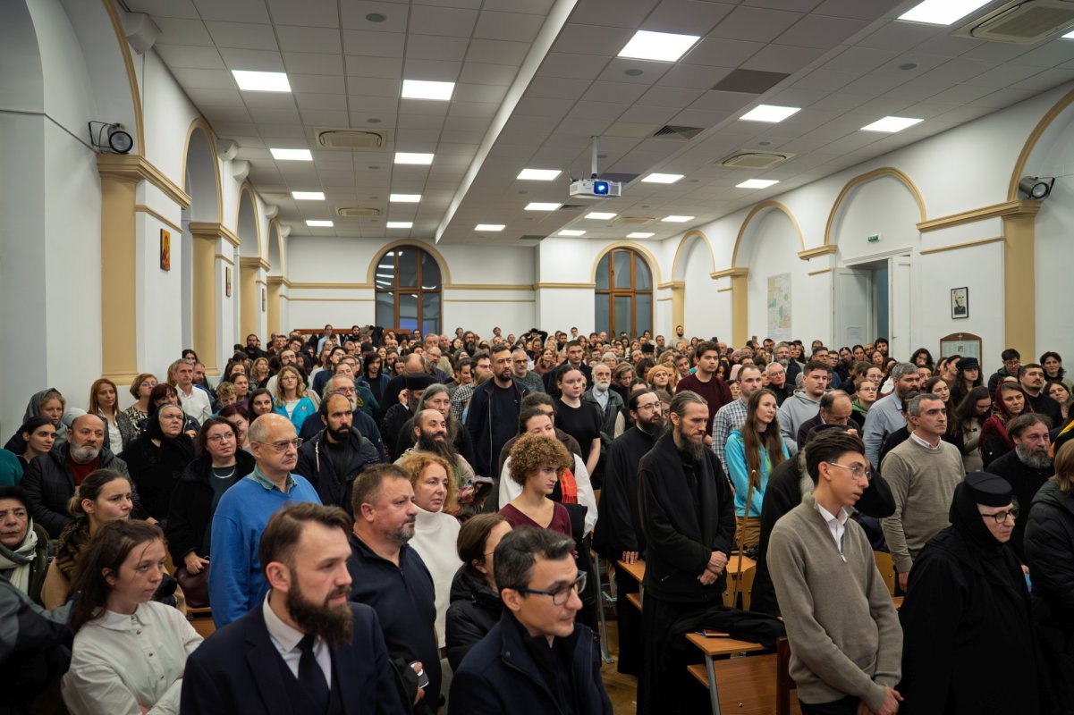 Conferință a arhimandritului Zaharia Zaharou la București 348364