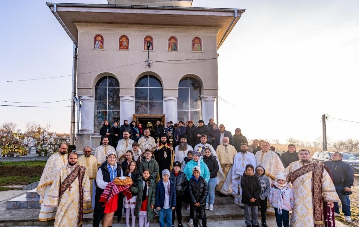 Odor de mare preț oferit în dar bisericii din satul natal al Sfântului Visarion de la Lainici 348336