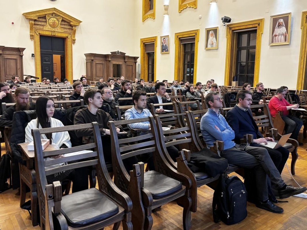 Conferință duhovnicească a unui profesor american la Iași 348426