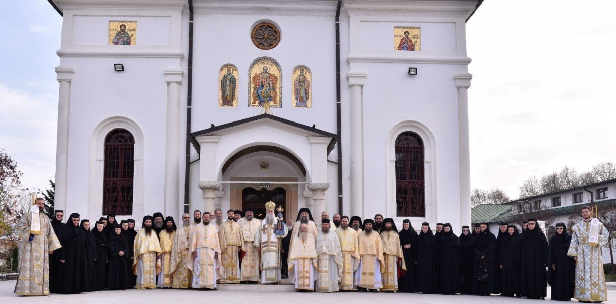 Sinaxă monahală în Arhiepiscopia Râmnicului 348432