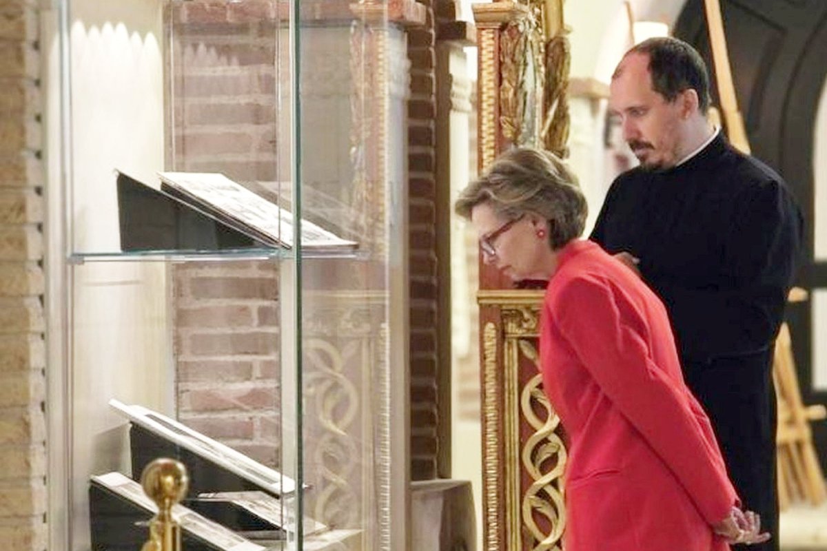 „Mărturii regale” din patrimoniul Mitropoliei Moldovei şi Bucovinei 348479