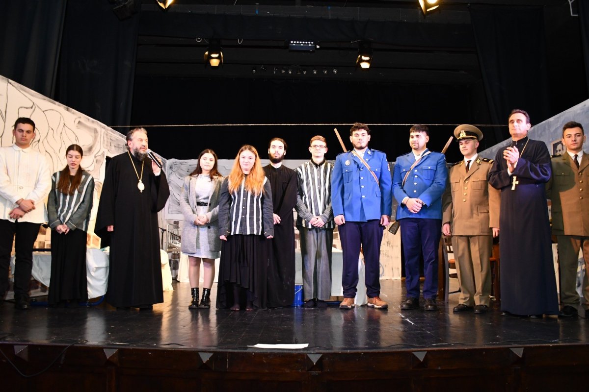 Piesă de teatru realizată de elevii seminariști din Caransebeș 348565