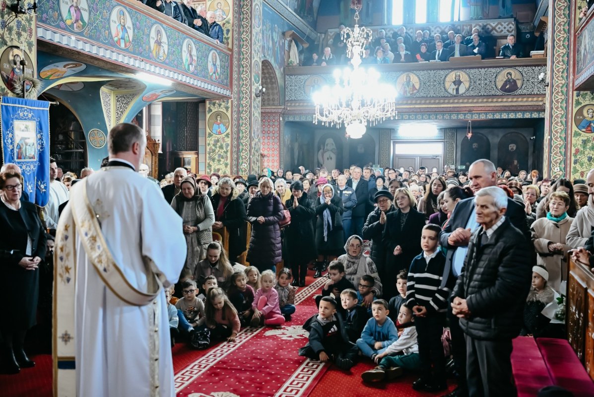 Hramul Parohiei „Intrarea în biserică a Maicii Domnului” din Gherla 348699